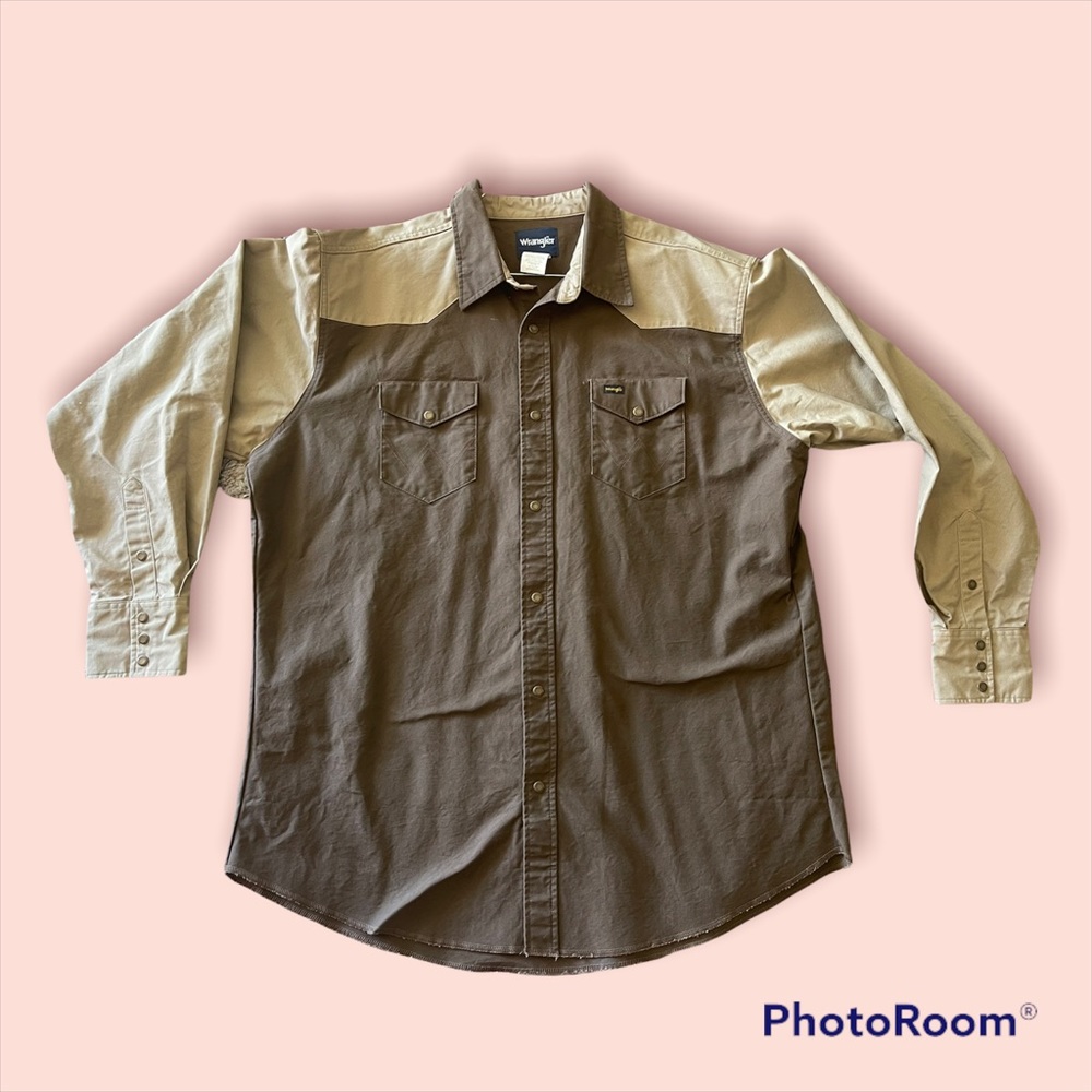 Wrangler Brown and tan button snap work shirt, like new, no stains or tears